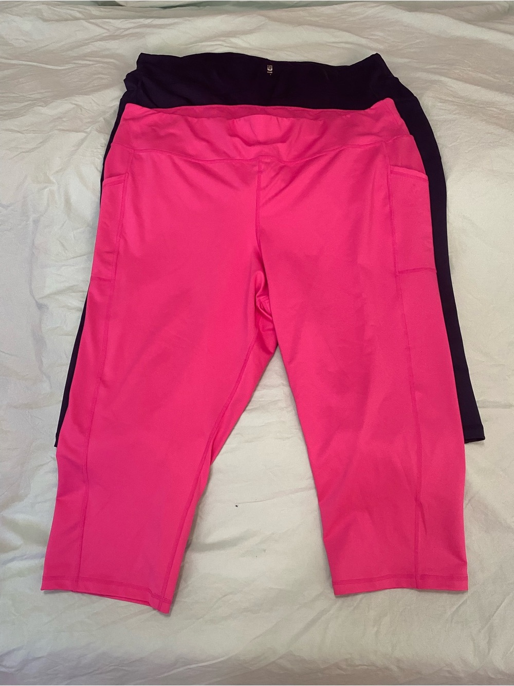 Ideology  women Capri Leggings in Hot Pink and Black
